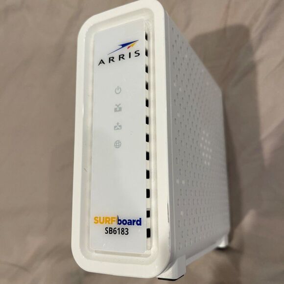 DOCSIS 3.0 Modem SURFboard SB6183 - Picture 2 of 10